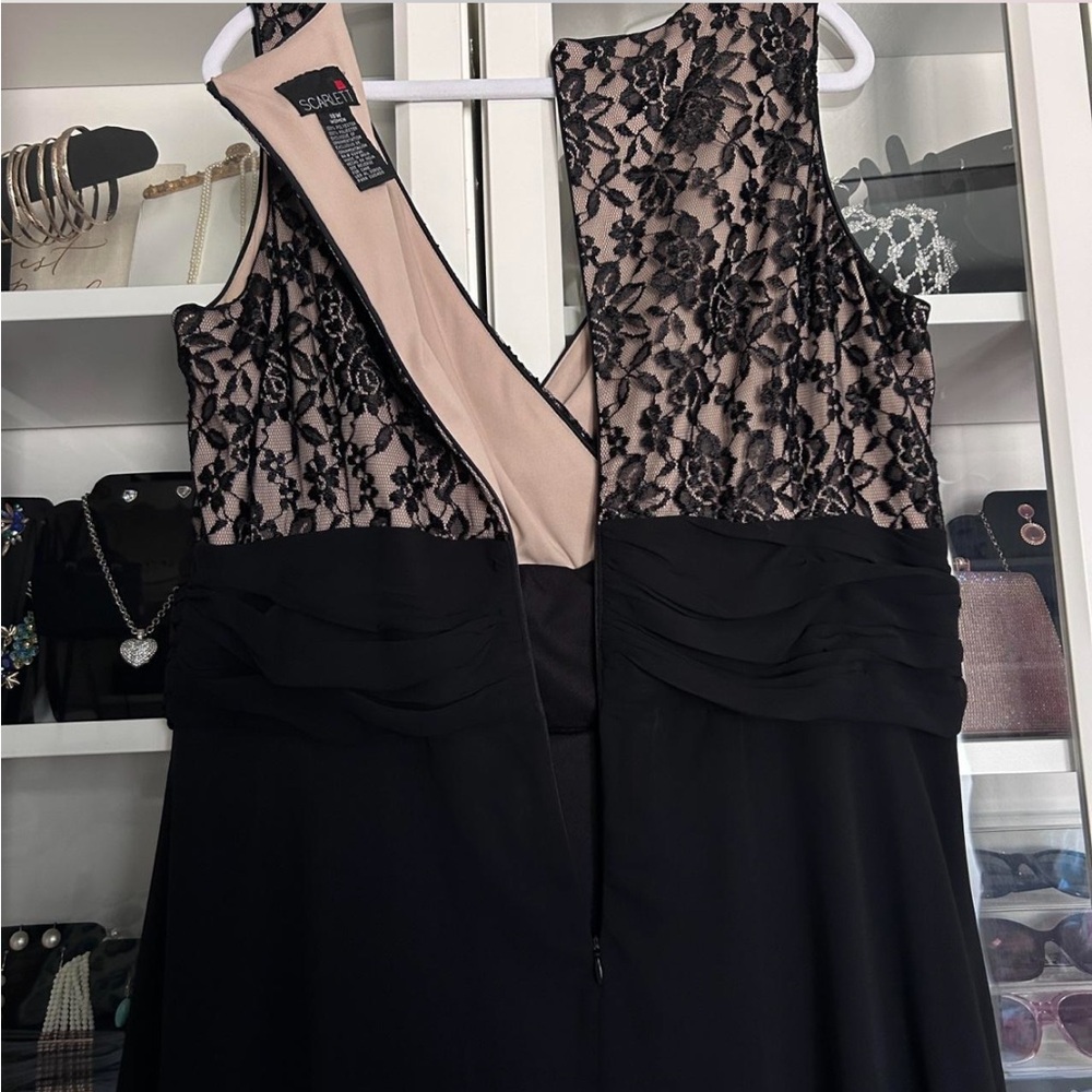 BLACK LACE BABYDOLL DRESS - Picture 4 of 5